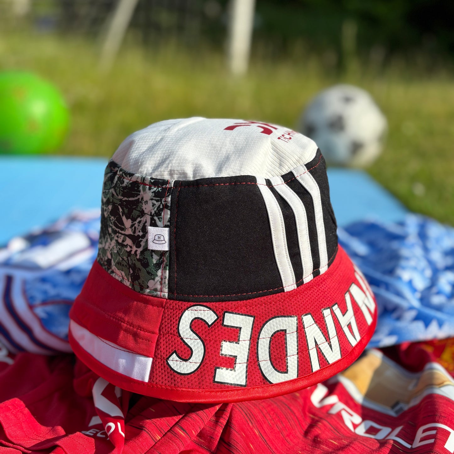 Manchester United bucket hat (Adult 62-63 cm) - made from real shirts