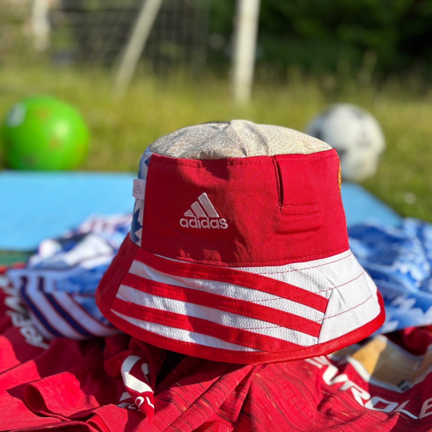 Manchester United bucket hat (Adult 62-63 cm) - made from real shirts
