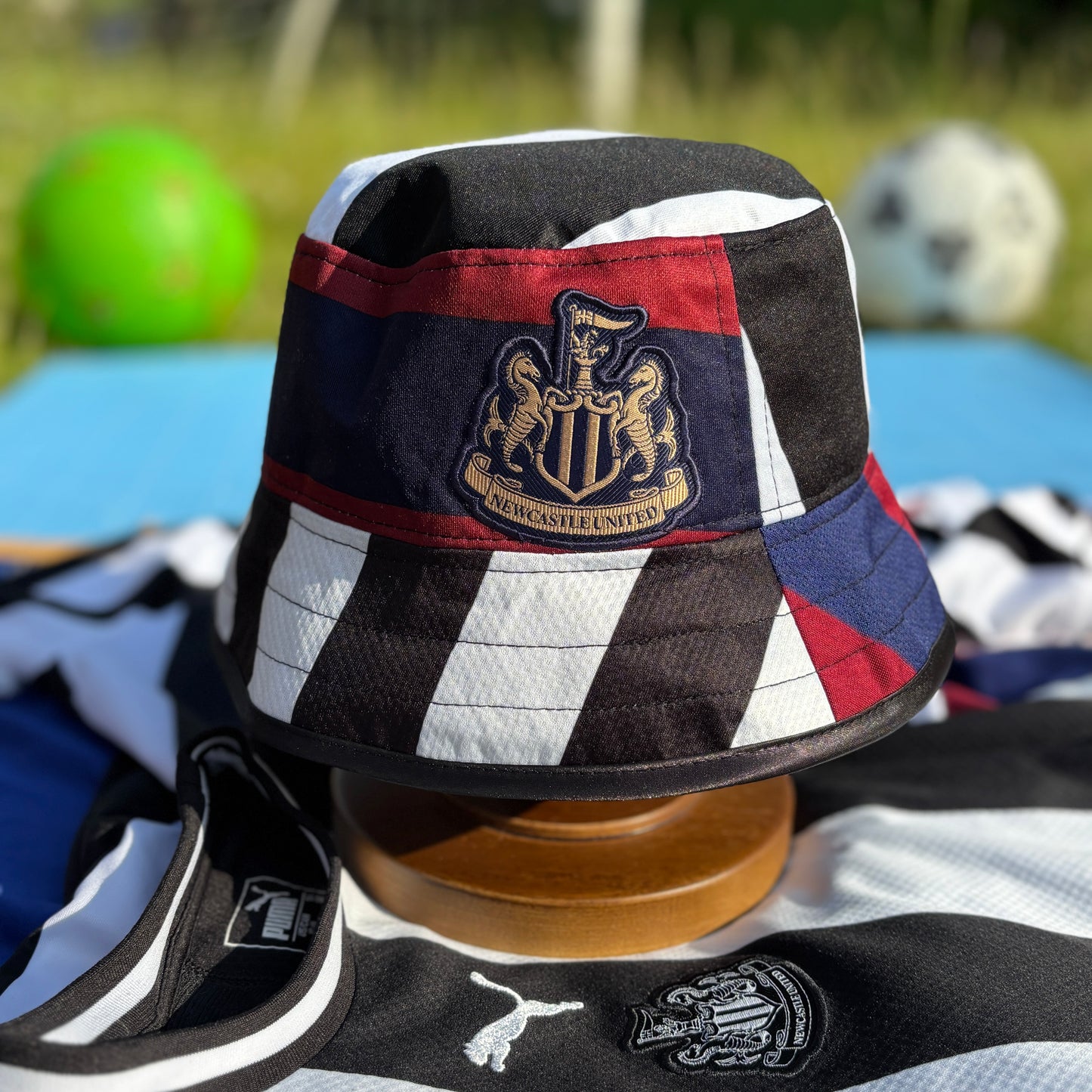 Newcastle United bucket hat (Adult 62-63 cm) - made from real shirts