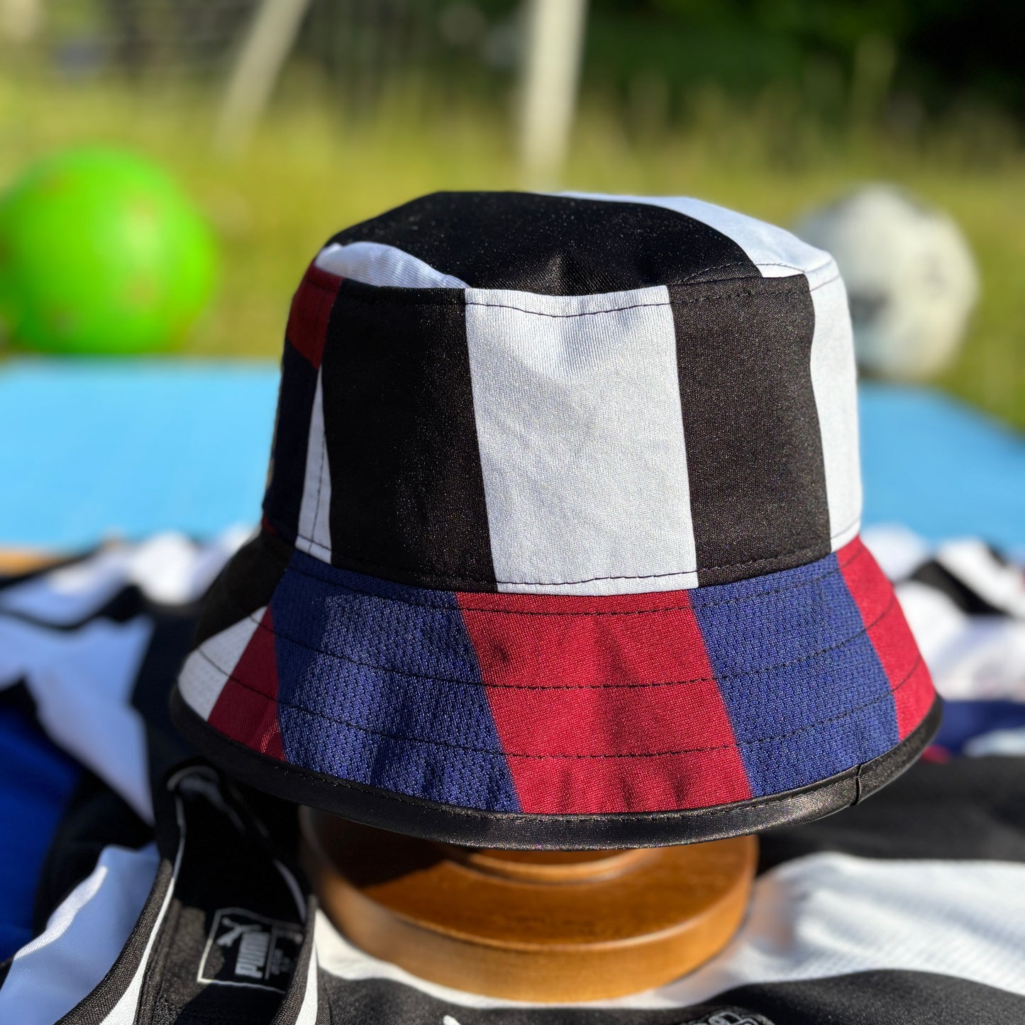Newcastle United bucket hat (Adult 62-63 cm) - made from real shirts