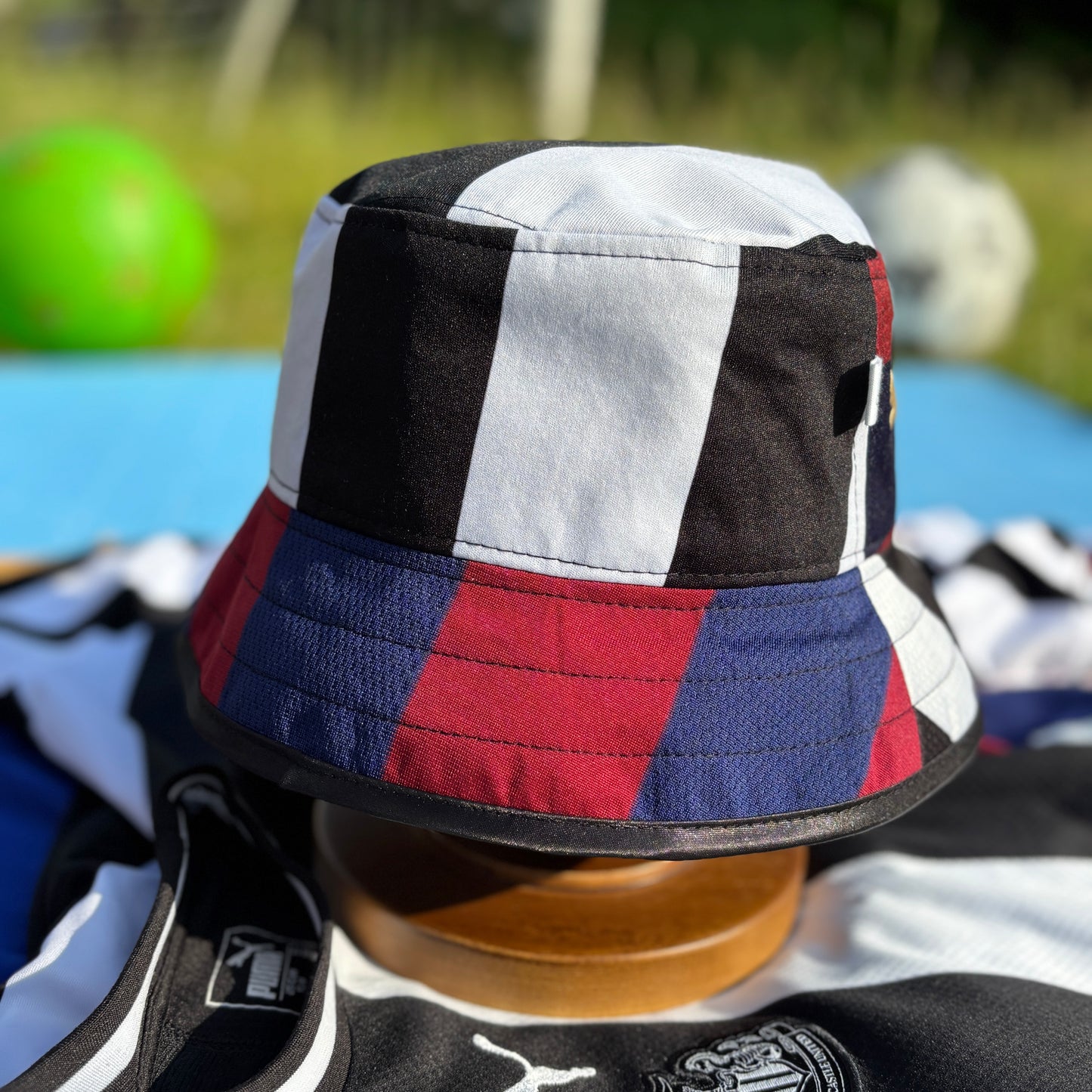 Newcastle United bucket hat (Adult 62-63 cm) - made from real shirts