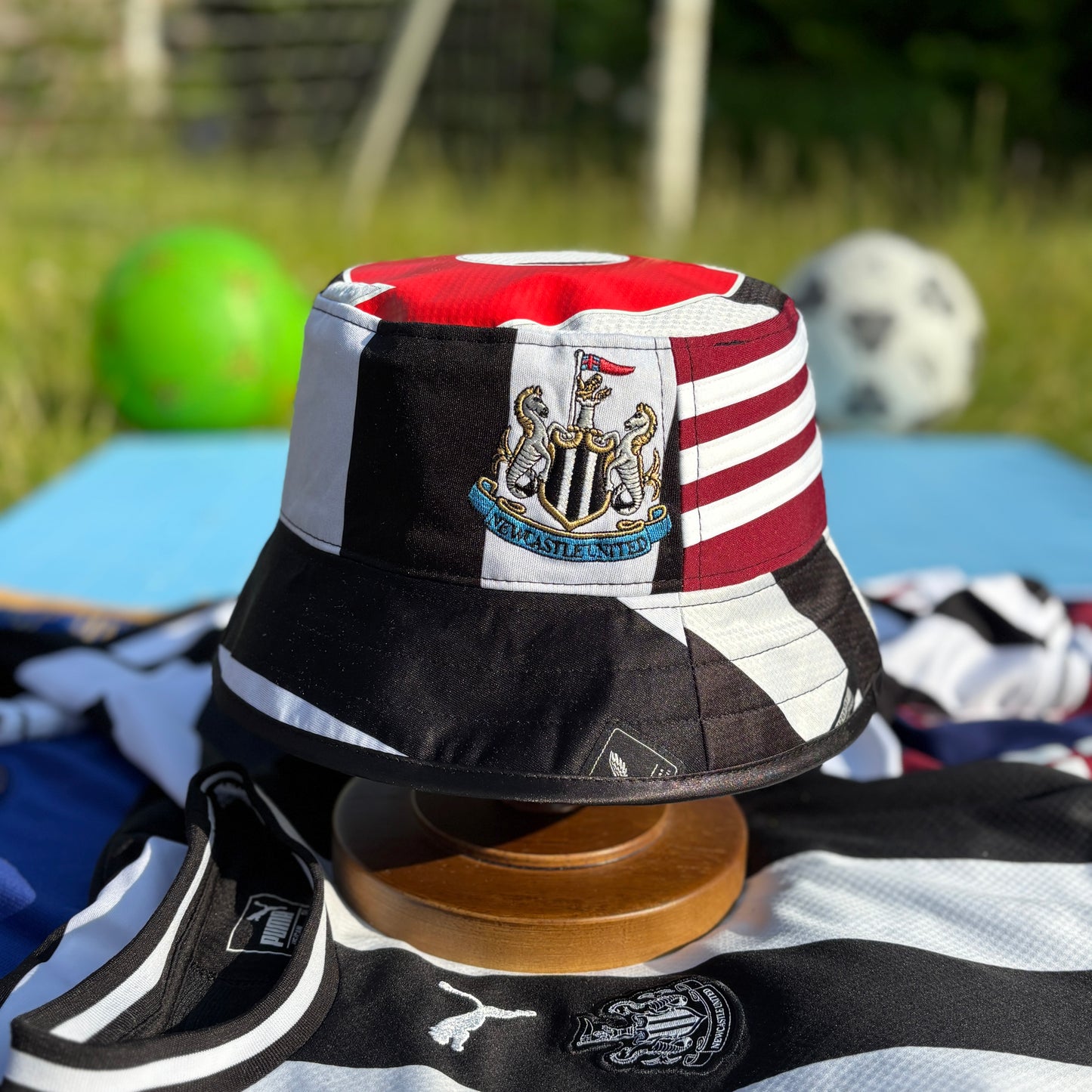 Newcastle United bucket hat (Adult 62-63 cm) - made from real shirts