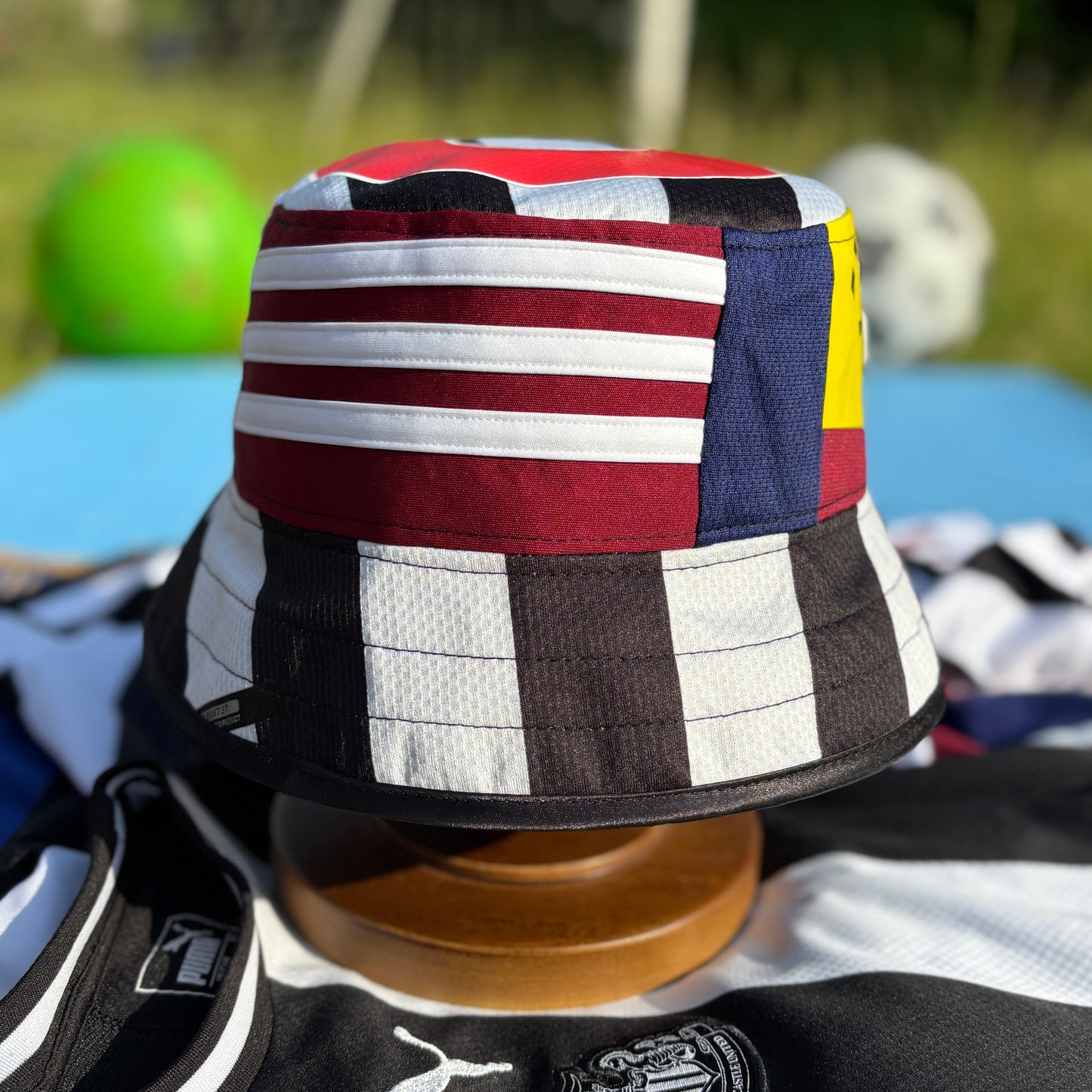Newcastle United bucket hat (Adult 62-63 cm) - made from real shirts