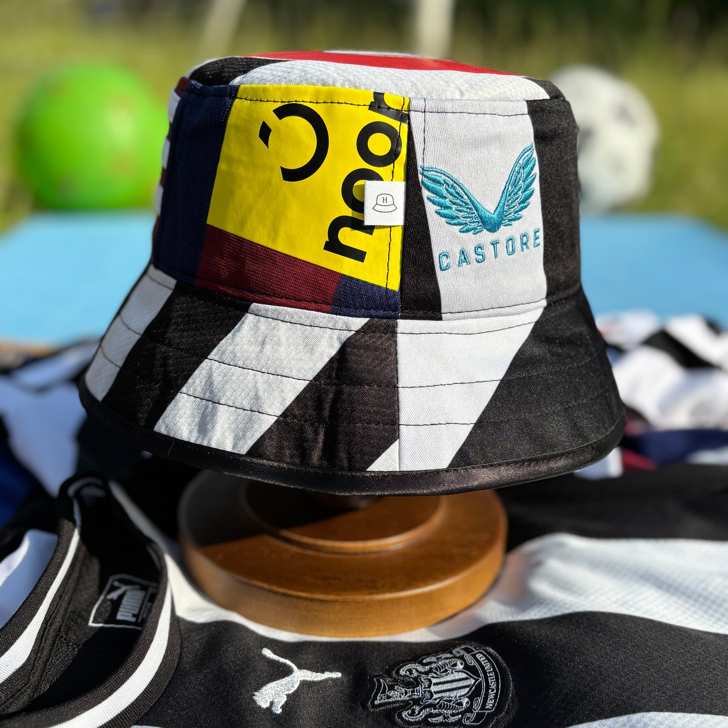 Newcastle United bucket hat (Adult 62-63 cm) - made from real shirts