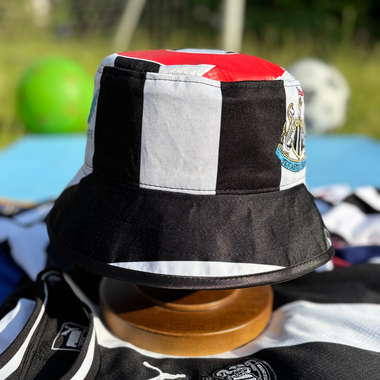 Newcastle United bucket hat (Adult 62-63 cm) - made from real shirts