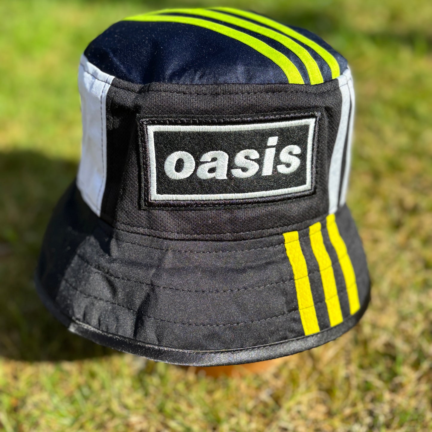 Oasis x Manchester United bucket hat (adult 62-63 cm) - handmade from shirts