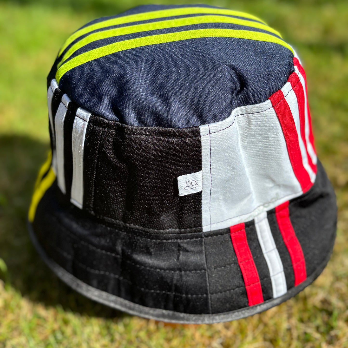Oasis x Manchester United bucket hat (adult 62-63 cm) - handmade from shirts
