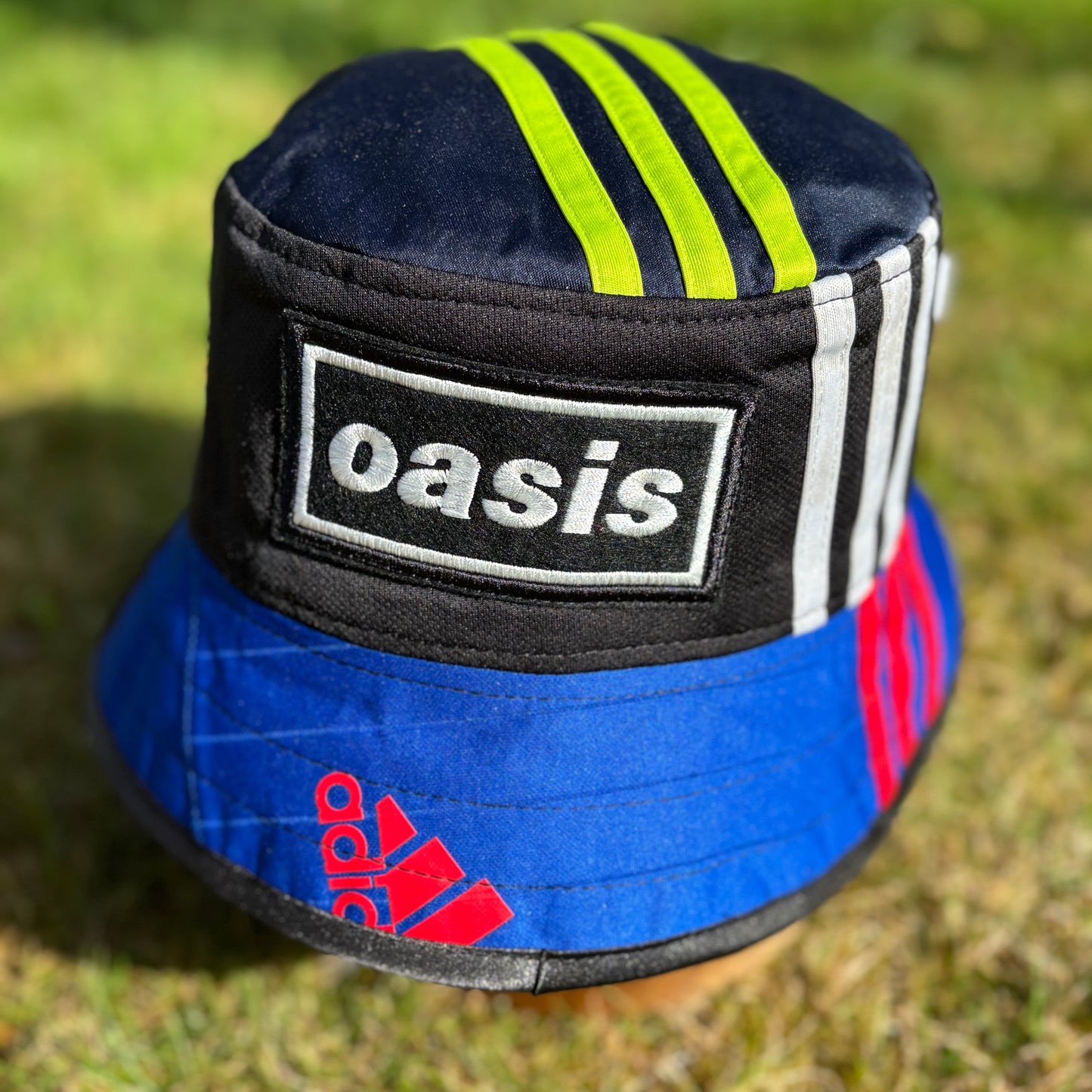 Oasis x Manchester United bucket hat (adult 62-63 cm) - handmade from shirts