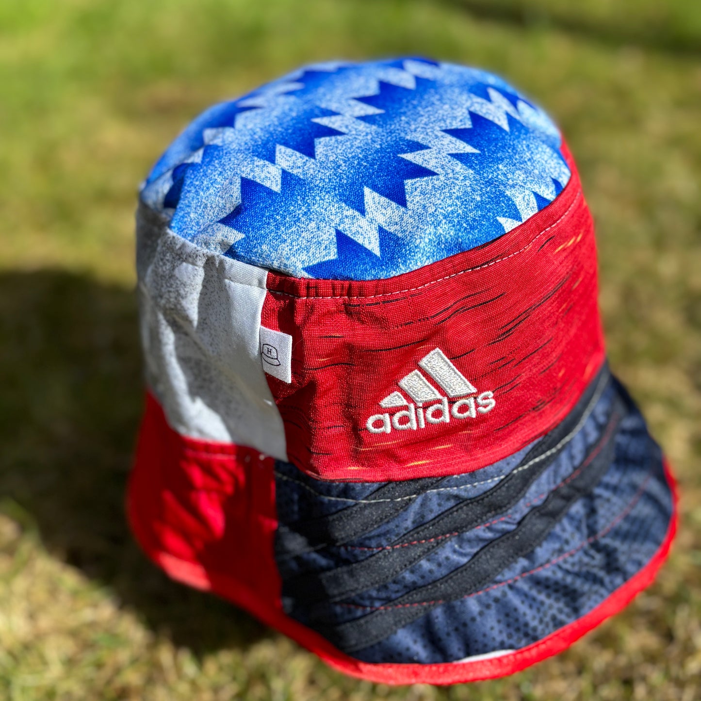 Manchester United bucket hat (Youth/Small Adult 59-60 cm) - made from real shirts
