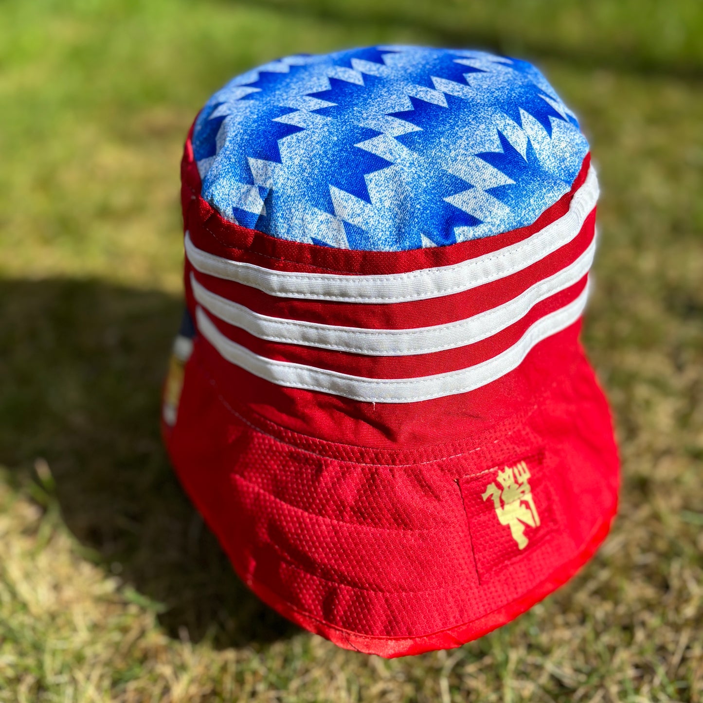 Manchester United bucket hat (Youth/Small Adult 59-60 cm) - made from real shirts