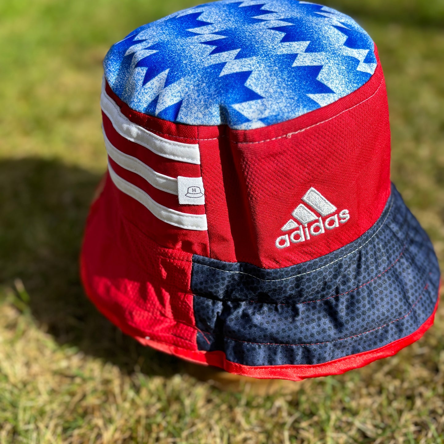 Manchester United bucket hat (Youth/Small Adult 59-60 cm) - made from real shirts