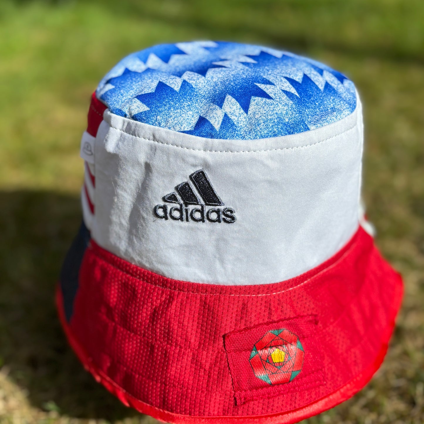 Manchester United bucket hat (Youth/Small Adult 59-60 cm) - made from real shirts
