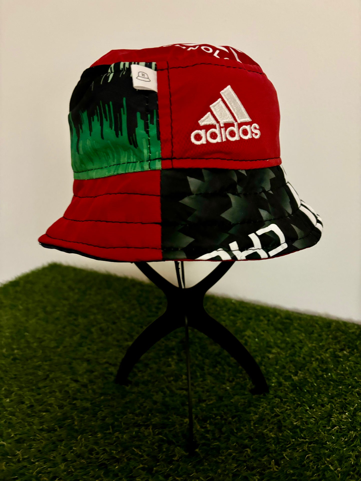 Manchester United bucket hat (Kids - 58cm) - made from real shirts