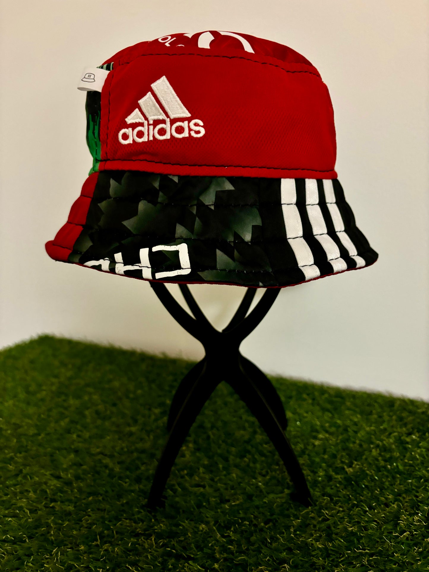 Manchester United bucket hat (Kids - 58cm) - made from real shirts