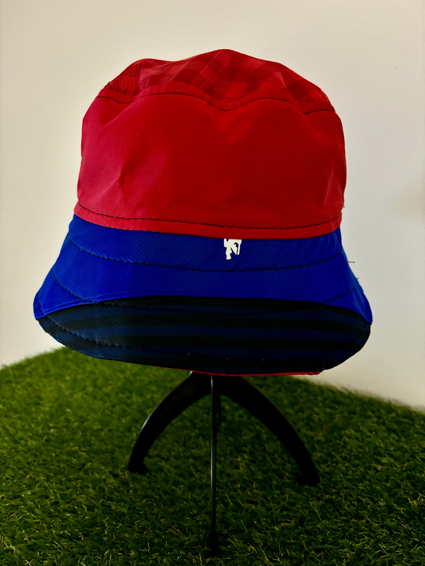 Manchester United bucket hat (Adult XL - 66cm) - made from real shirts