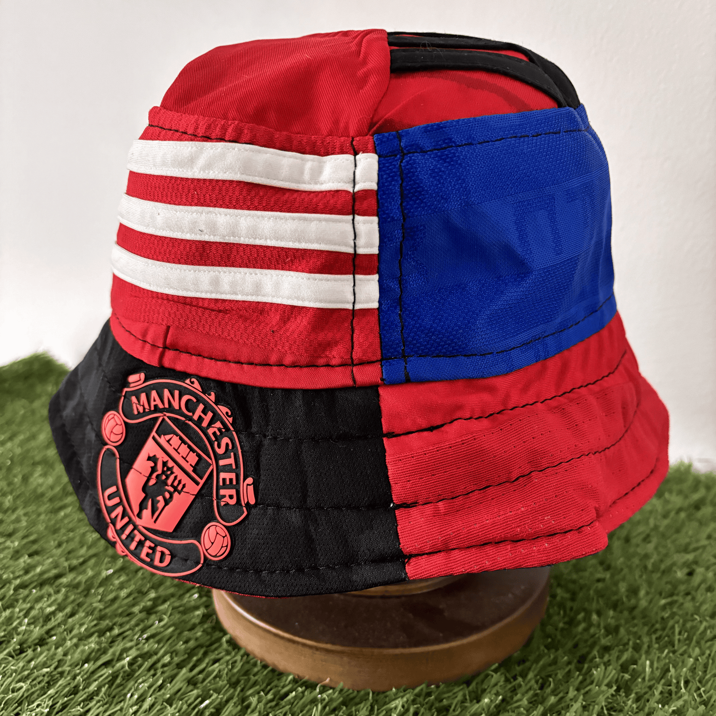 Manchester United bucket hat (Youth/Teen: 57-58cm) - made from original shirts