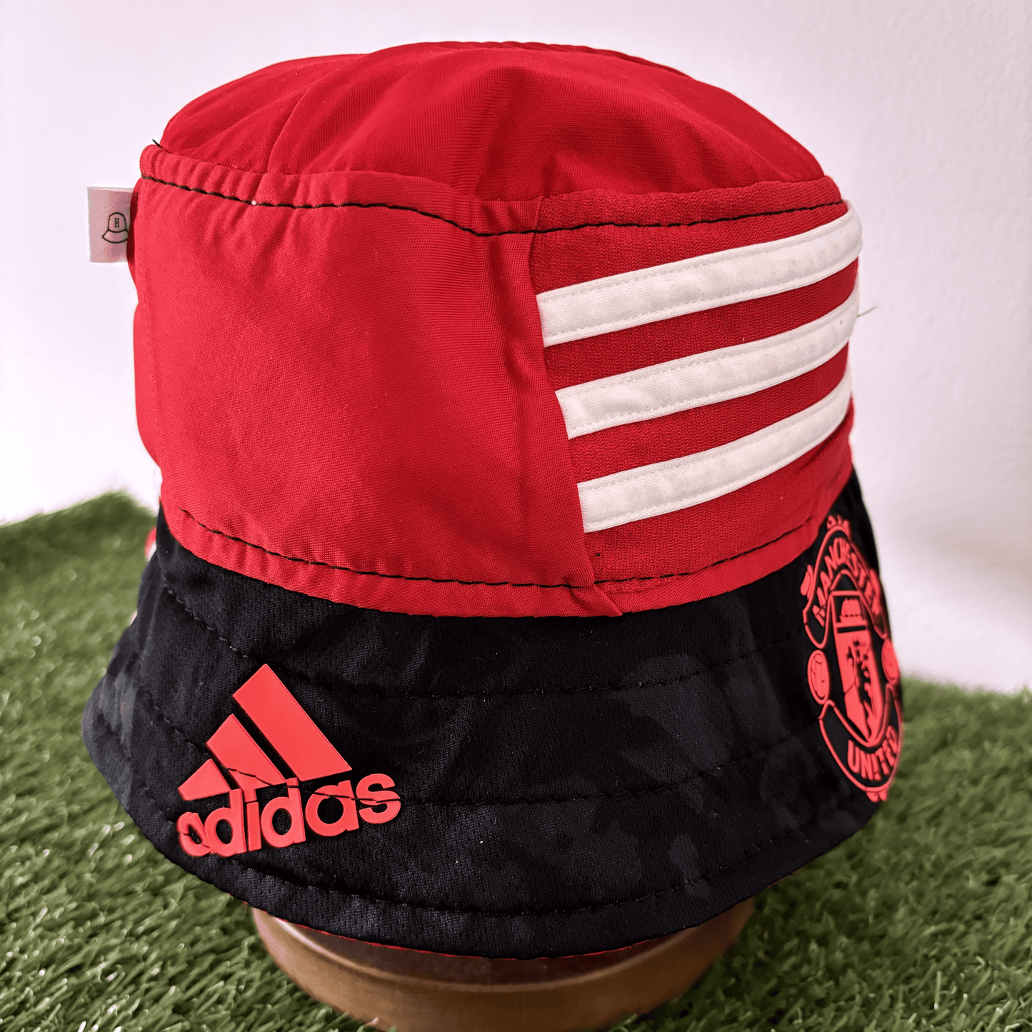 Manchester United bucket hat (Youth/Teen: 57-58cm) - made from original shirts