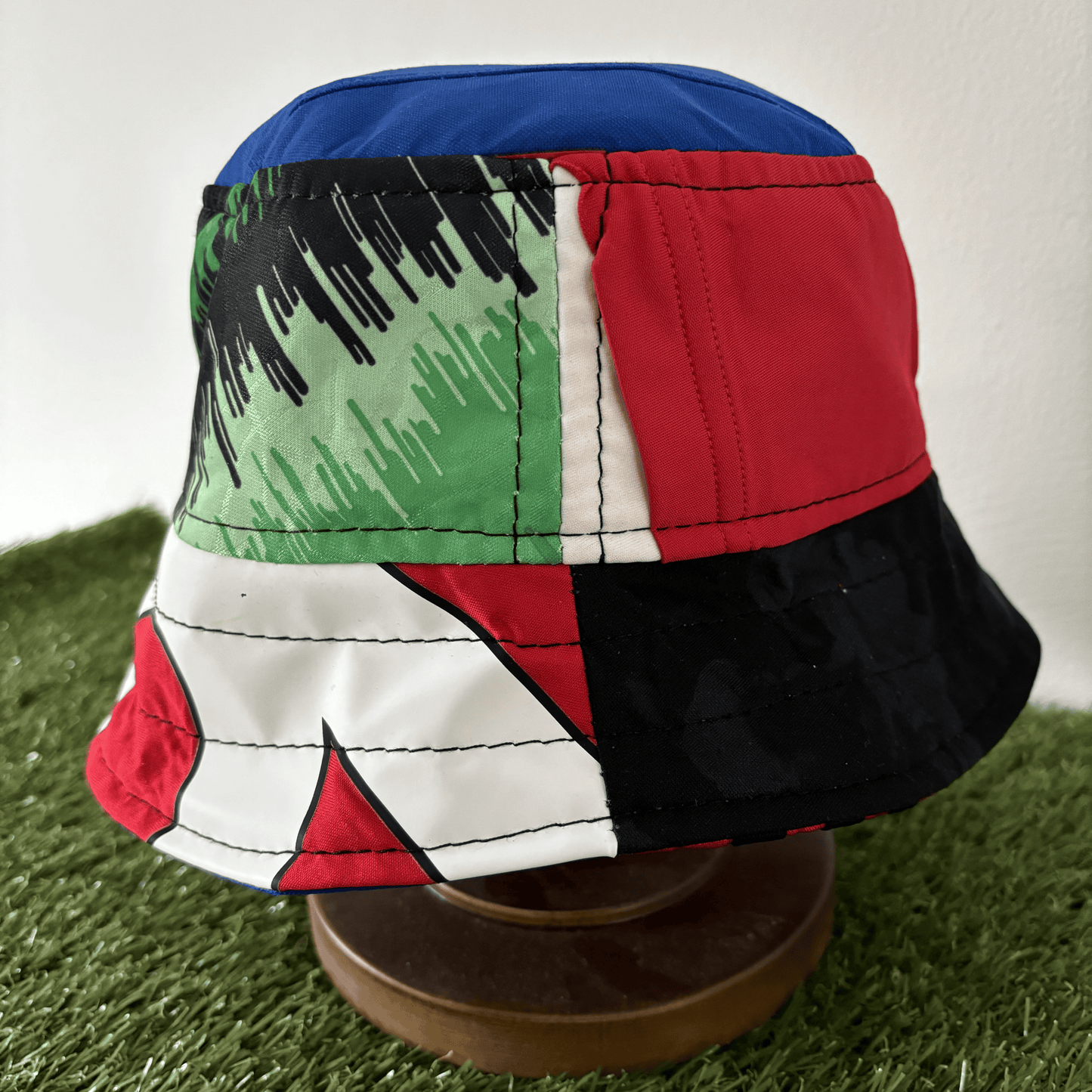 Manchester United bucket hat (Youth 57-58 cm) - made from original shirts