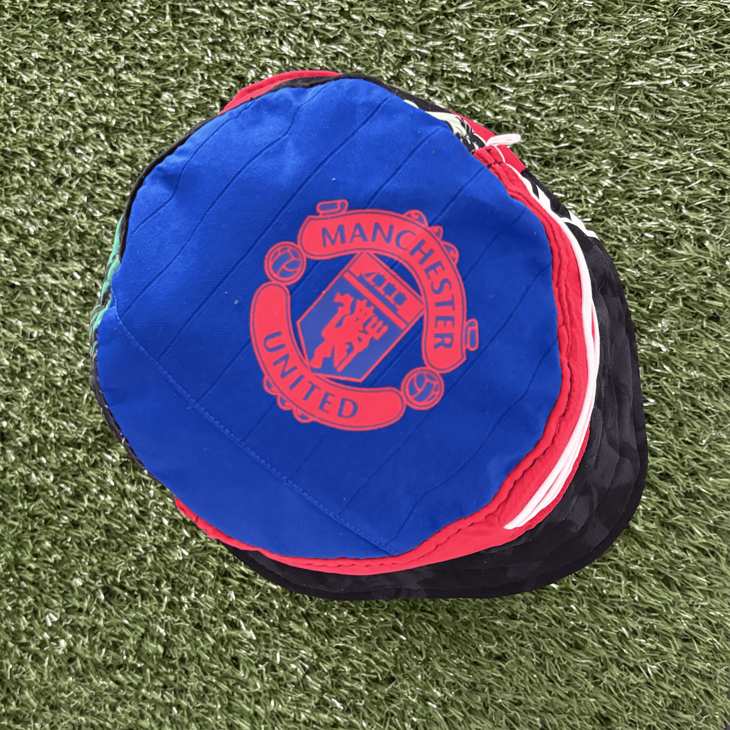 Manchester United bucket hat (Youth 57-58 cm) - made from original shirts