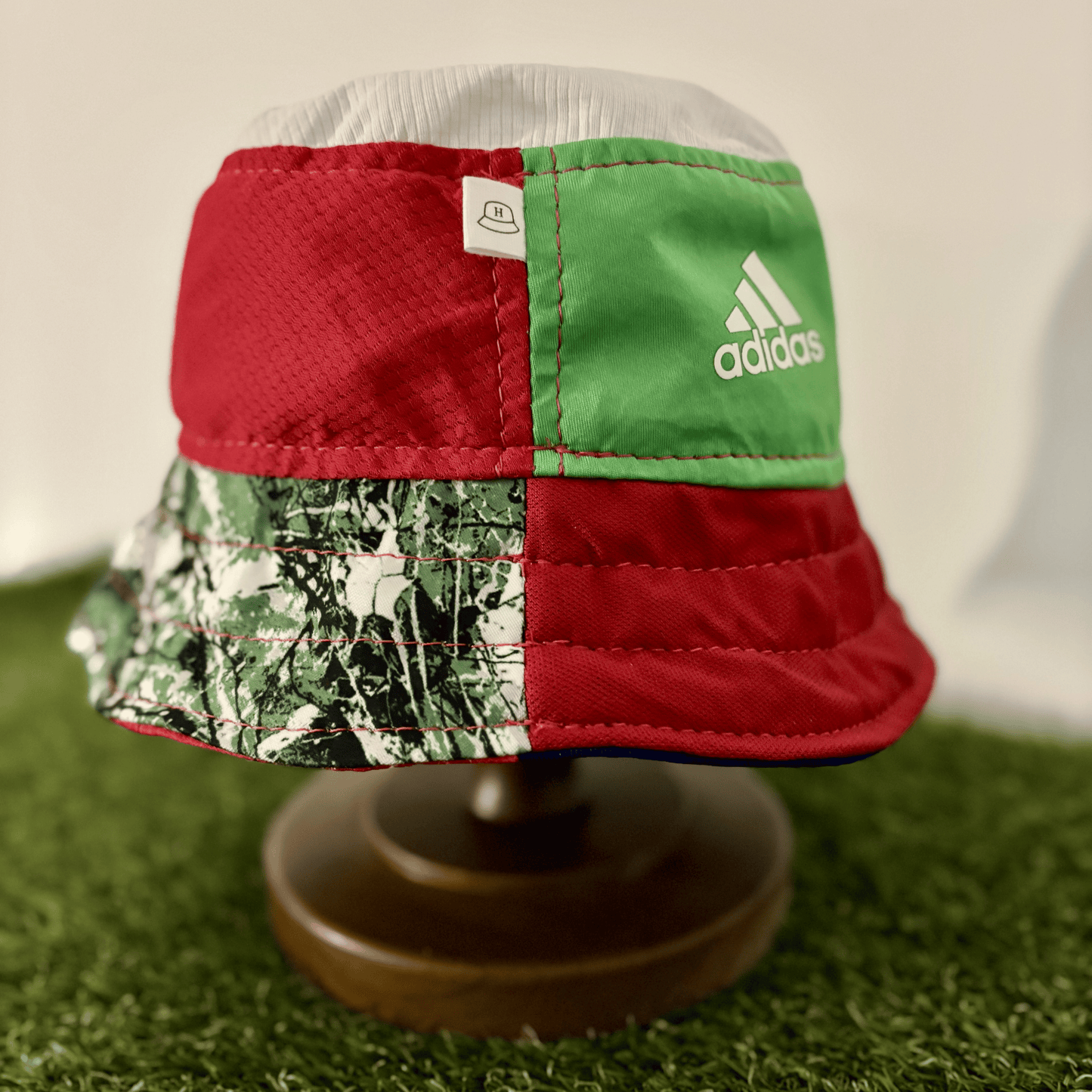 Manchester United bucket hat (Youth - 57-58 cm) - made from original shirts