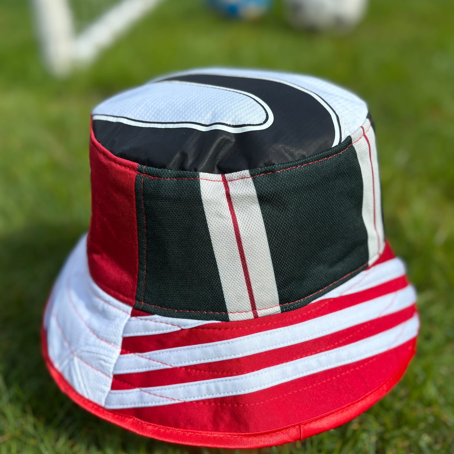 Manchester United bucket hat (Adult 62-63 cm) - made from original shirts