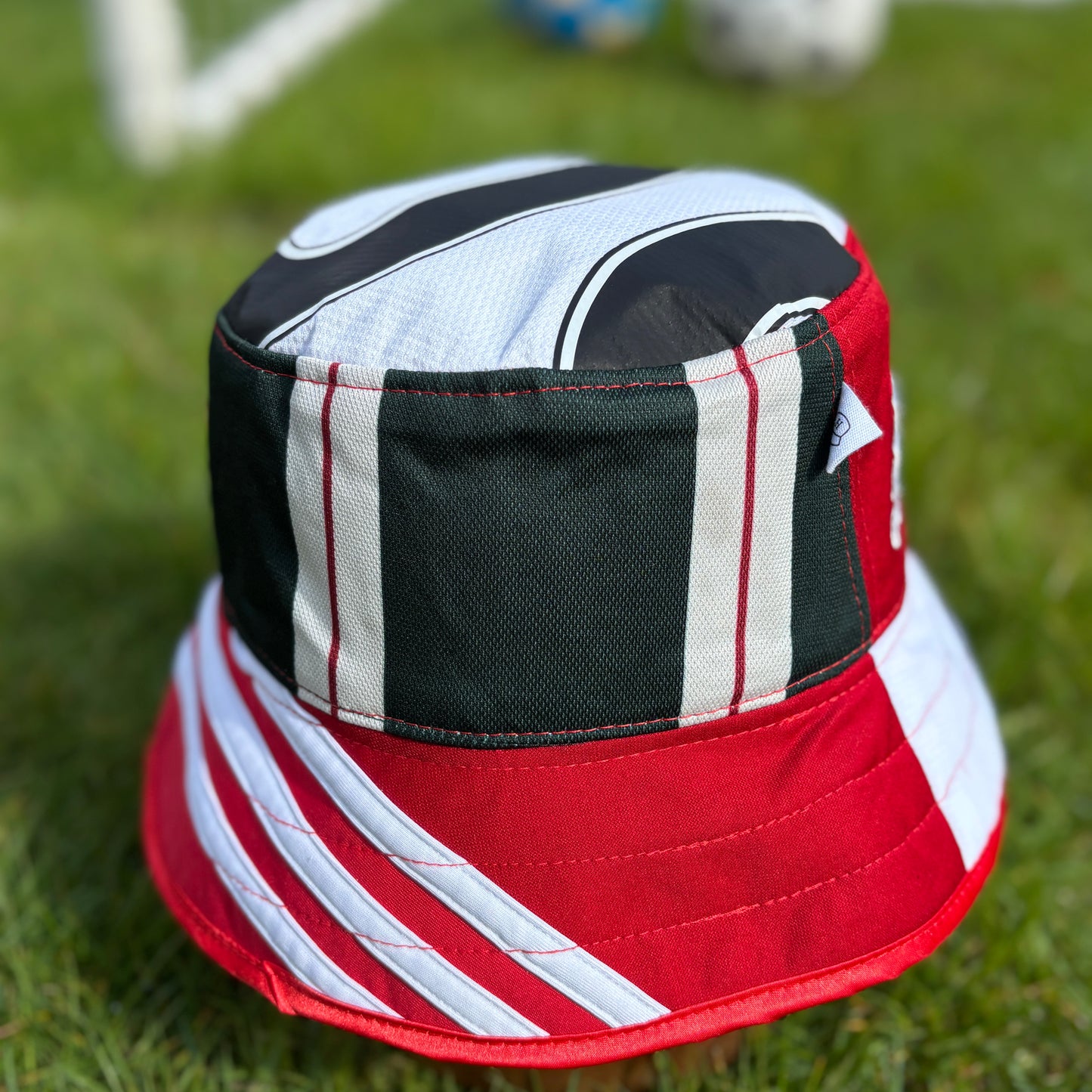 Manchester United bucket hat (Adult 62-63 cm) - made from original shirts