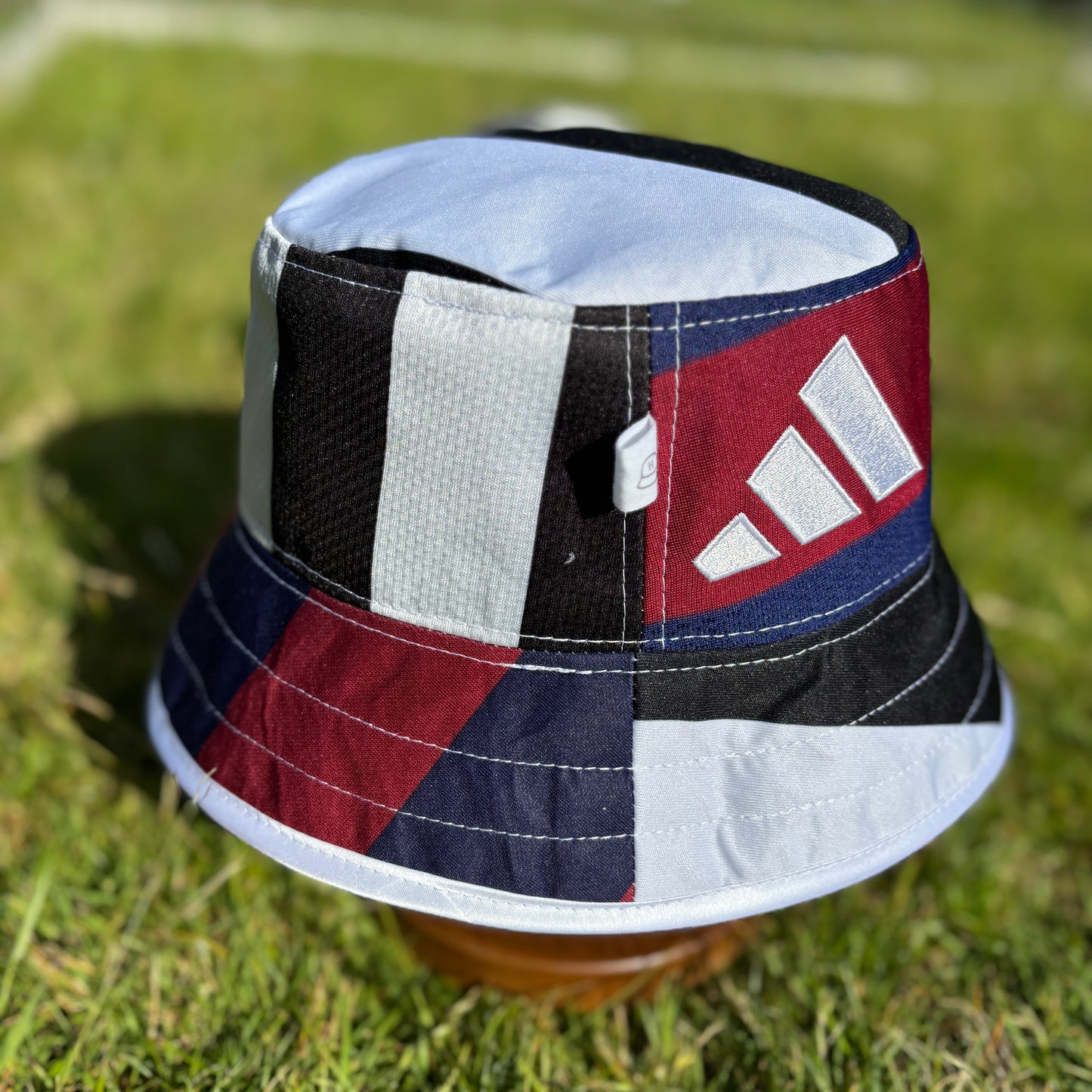 Newcastle United bucket hat (Adult 62-63 cm) - made from real shirts