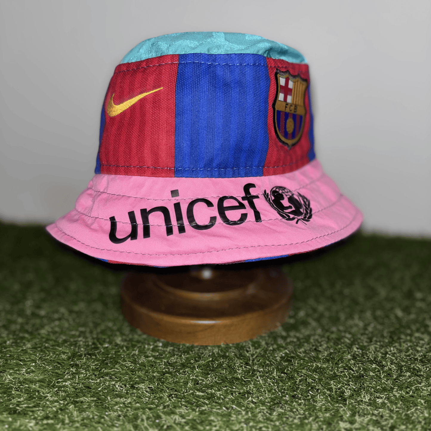 Barcelona bucket hat (adult 61-62 cm) - handmade from original shirts