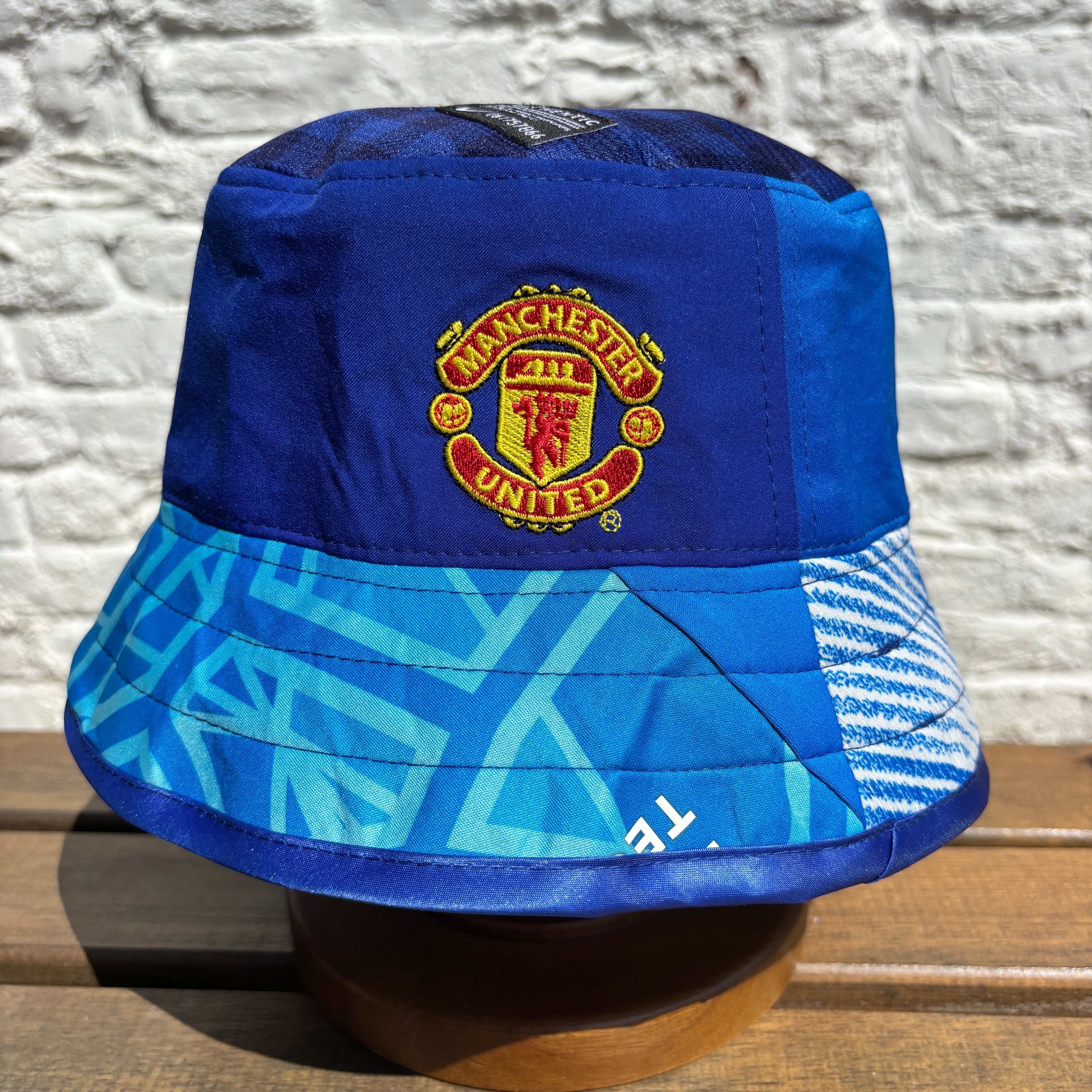 Manchester United bucket hat (Man Blunited Collection) - Adult 62-63cm