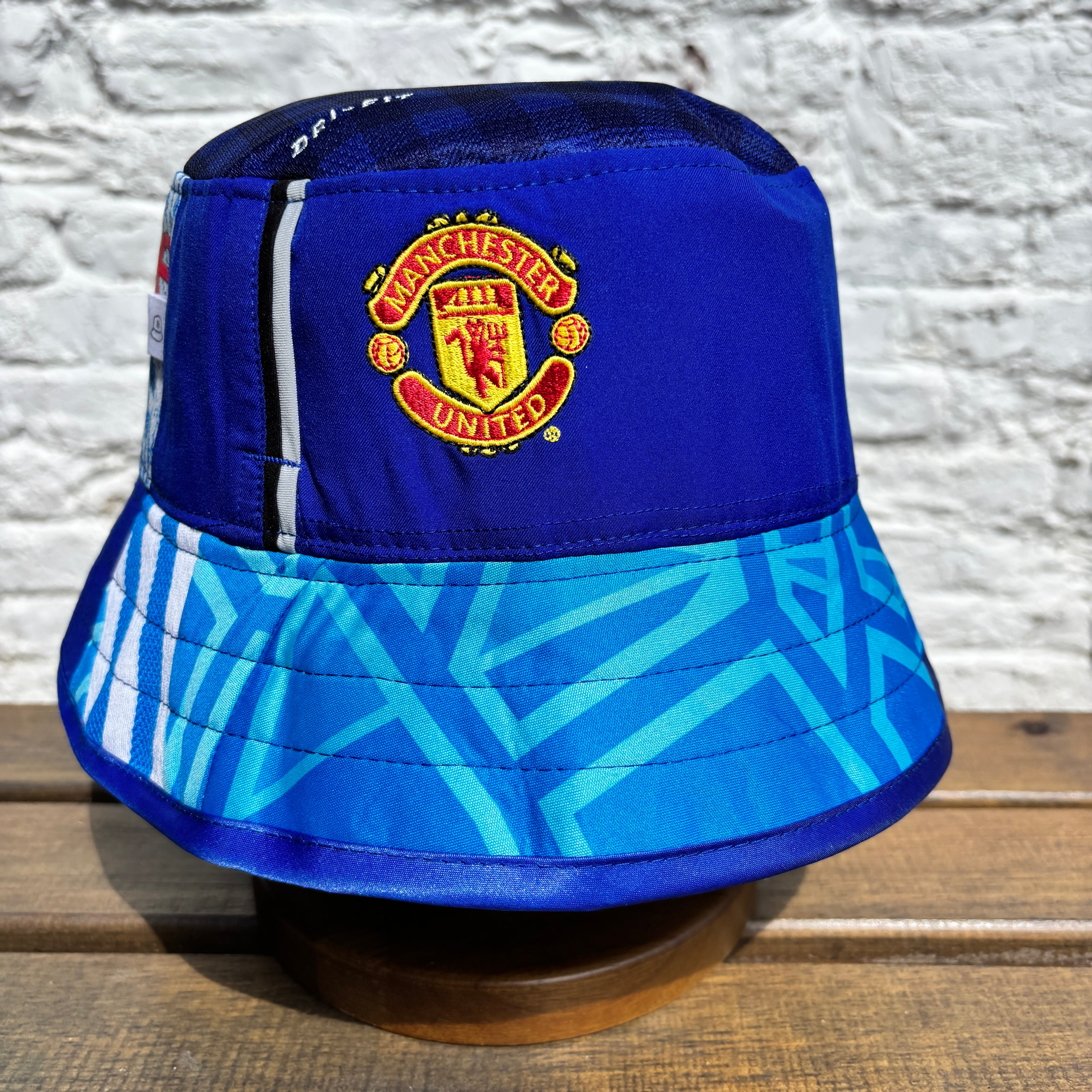 Manchester United bucket hat (Man Blunited Collection) - Adult 62-63cm