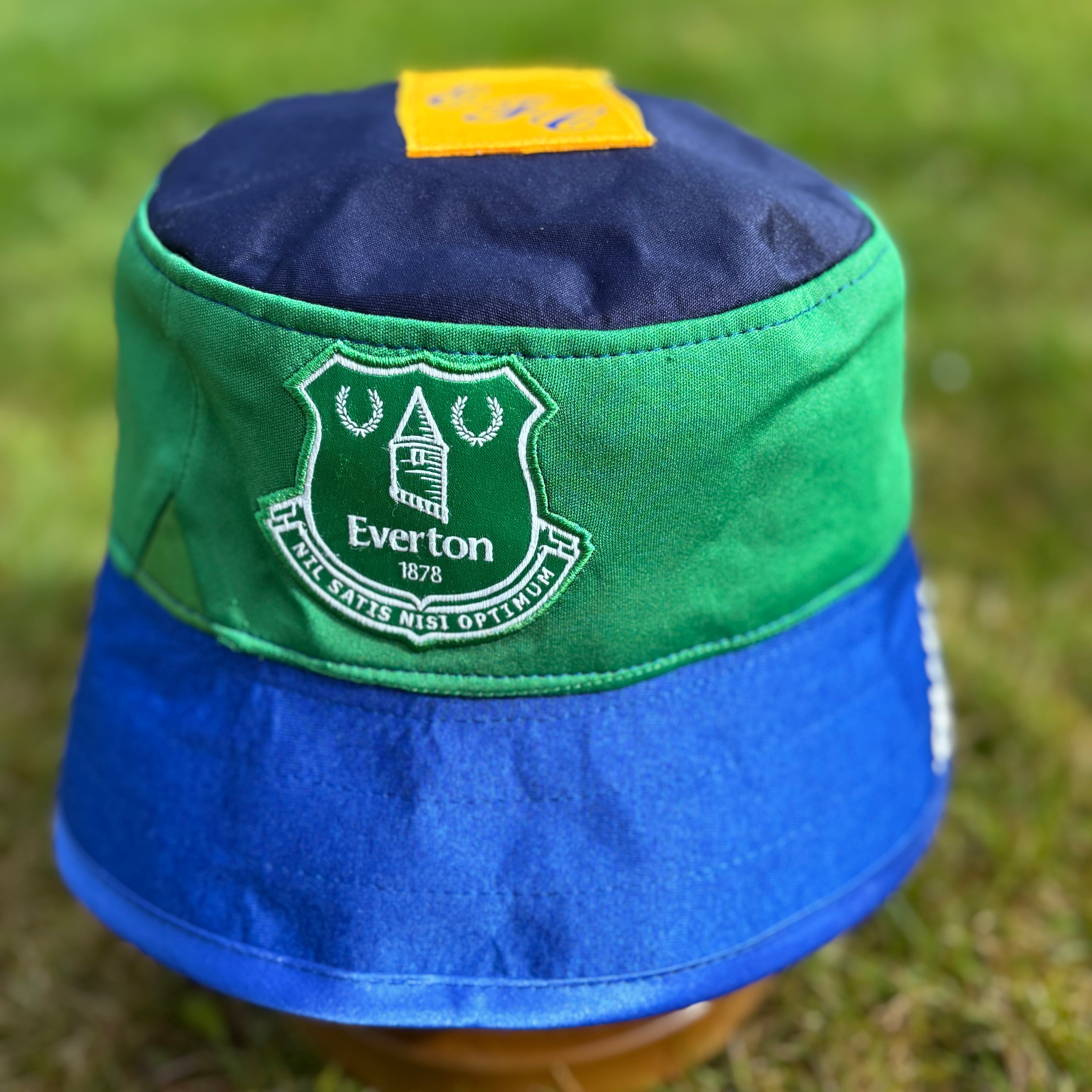Everton bucket hat (Youth/Small adult 58-59 cm) - made from original shirts