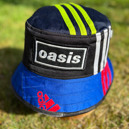 Oasis x Manchester United bucket hat (adult 62-63 cm) - handmade from shirts
