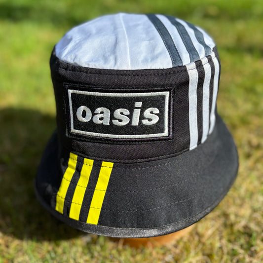 Oasis x Manchester United bucket hat (adult 62-63 cm) - handmade from shirts