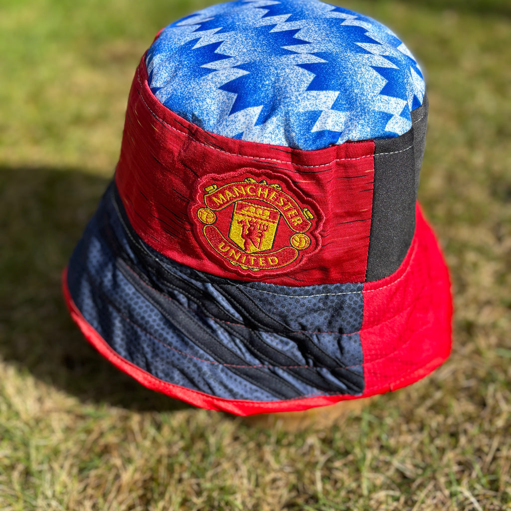 Manchester United bucket hat (Youth/Small Adult 59-60 cm) - made from real shirts