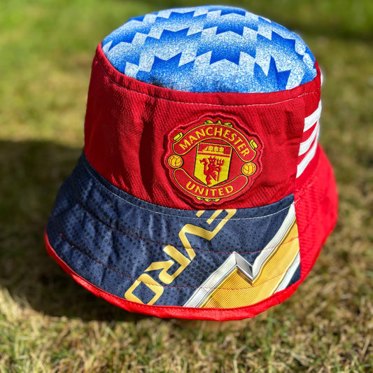 Manchester United bucket hat (Youth/Small Adult 59-60 cm) - made from real shirts