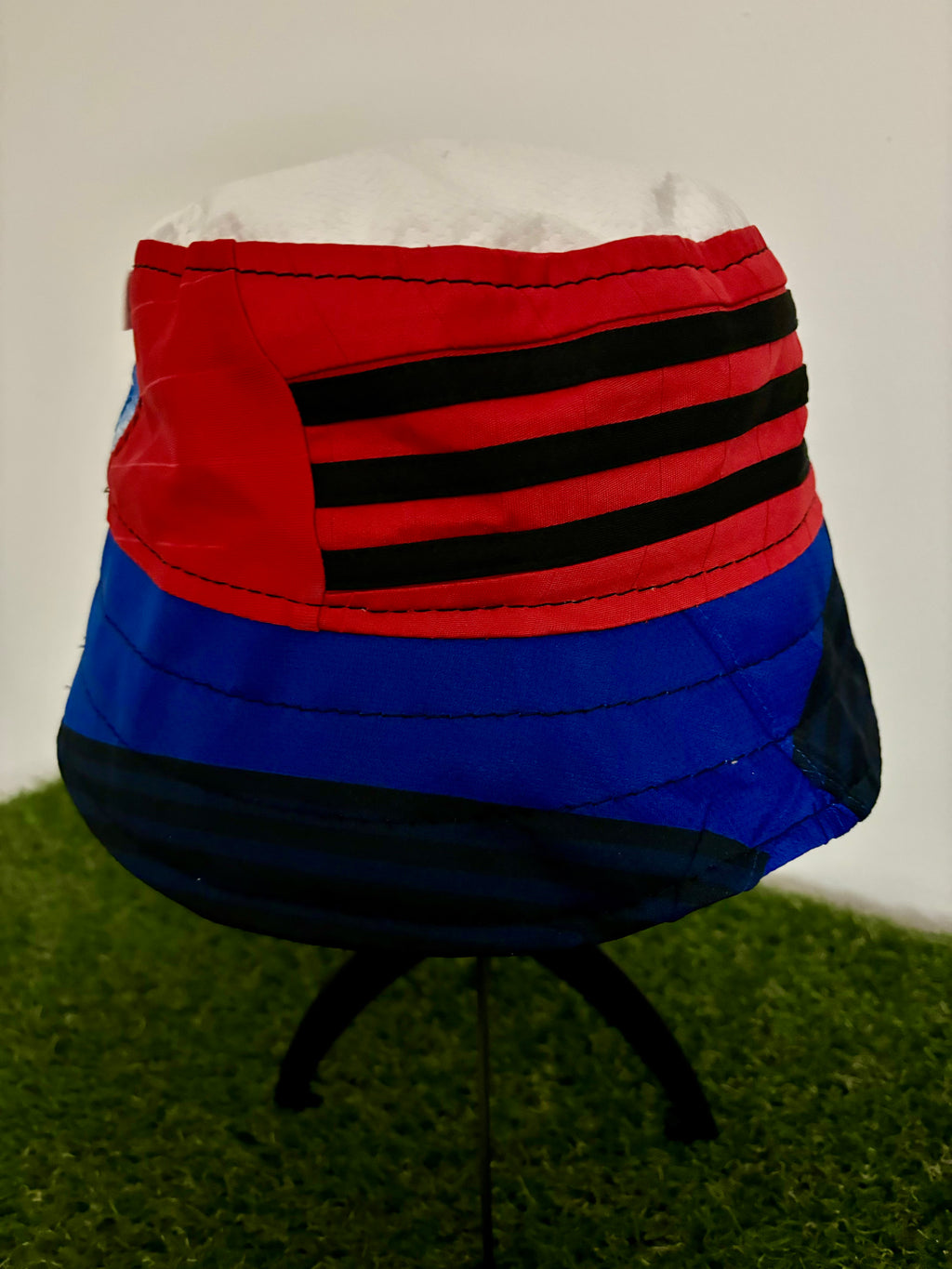 Manchester United bucket hat (Adult XL - 66cm) - made from real shirts