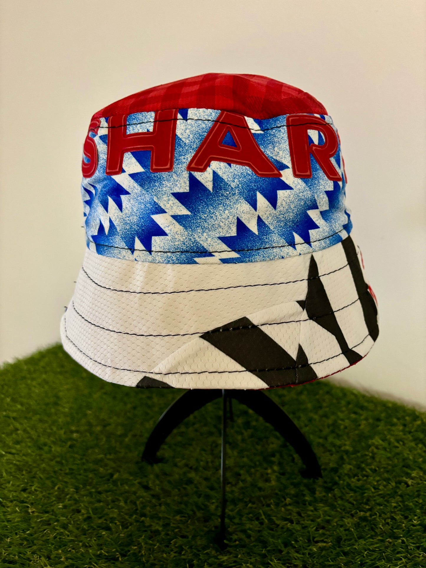 Manchester United bucket hat (Adult XL - 66cm) - made from real shirts