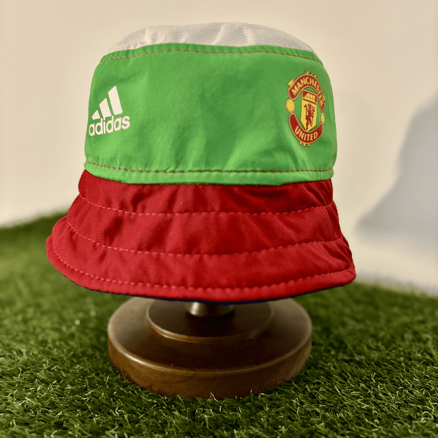 Manchester United bucket hat (Youth - 57-58 cm) - made from original shirts