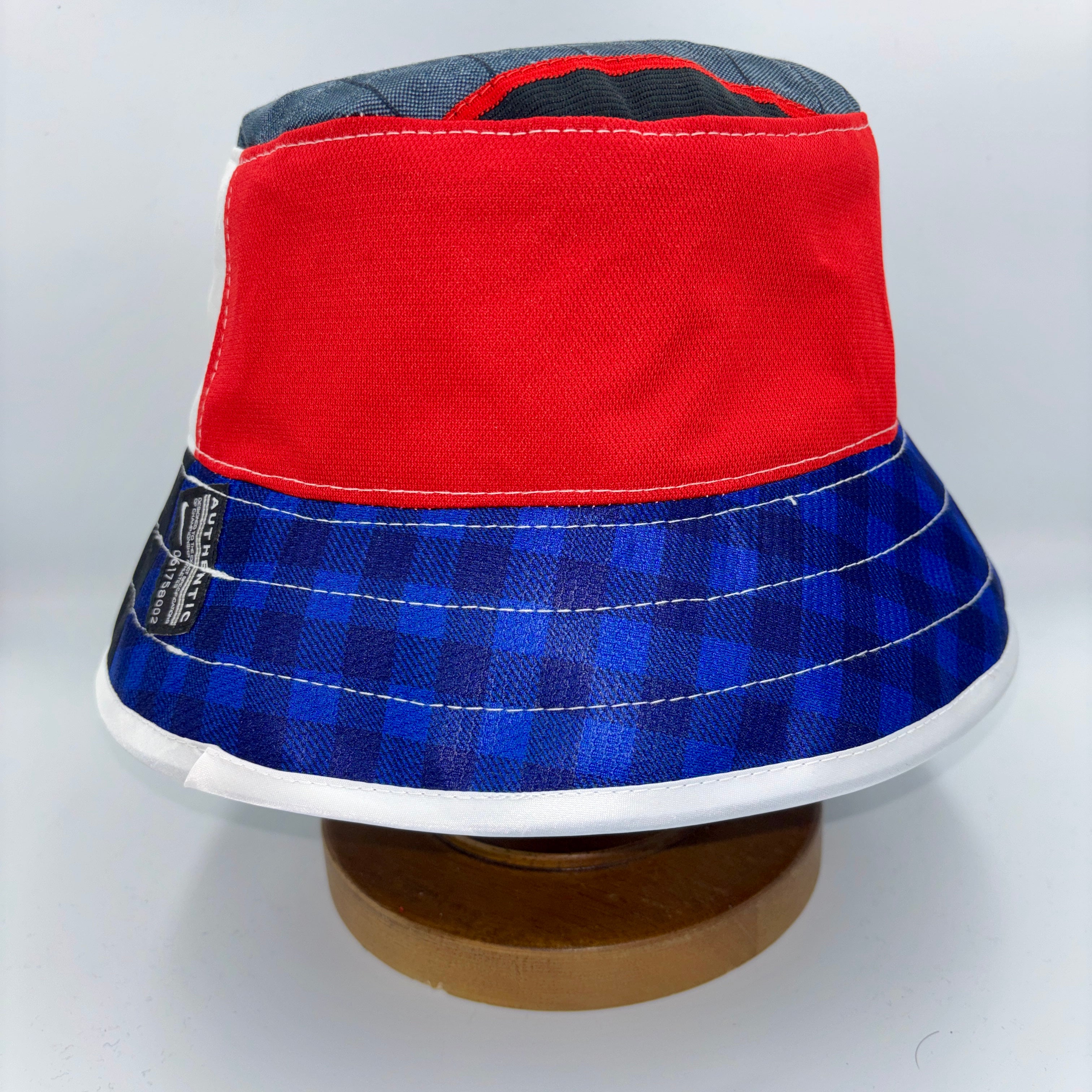 Manchester United bucket hat (adult 62-63 cm) - handmade from replica kits