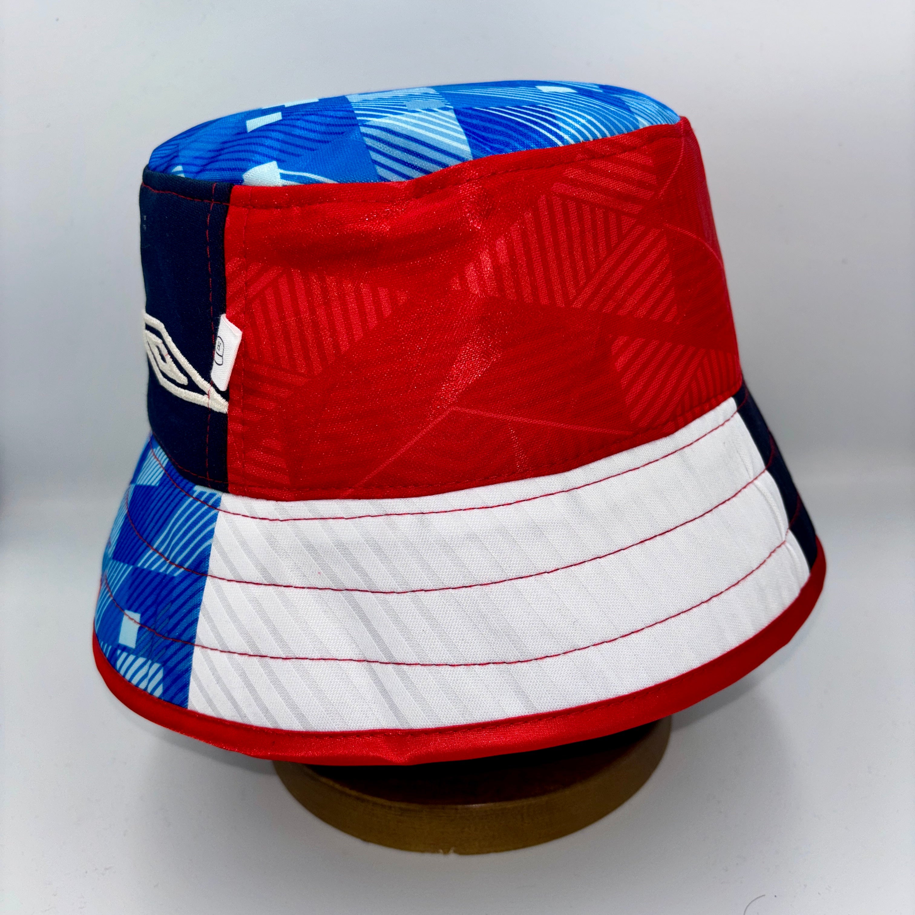 England bucket hat (adult 62-63 cm) - handmade from original shirts