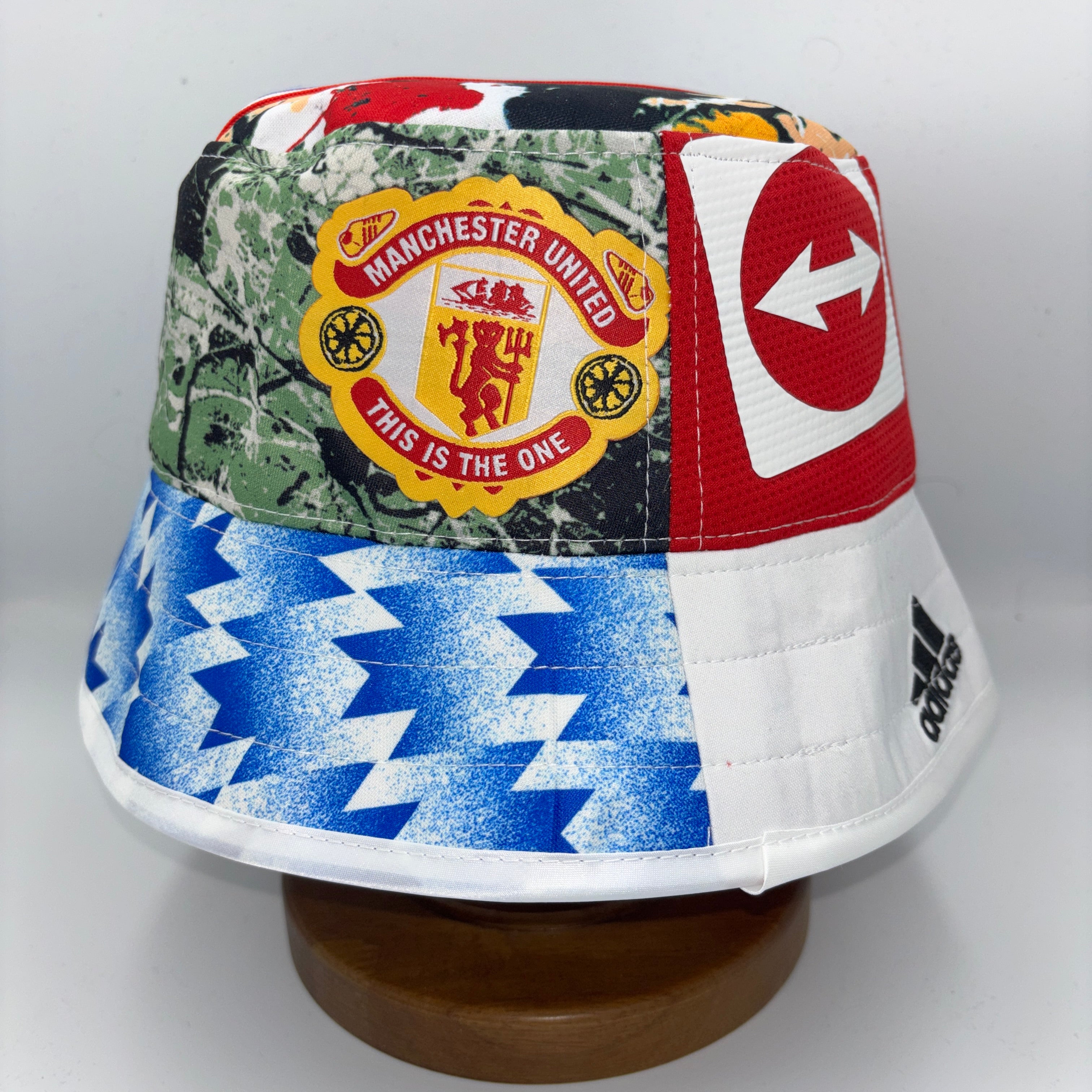 Manchester United bucket hat (adult 62-63 cm) - handmade from replica kits