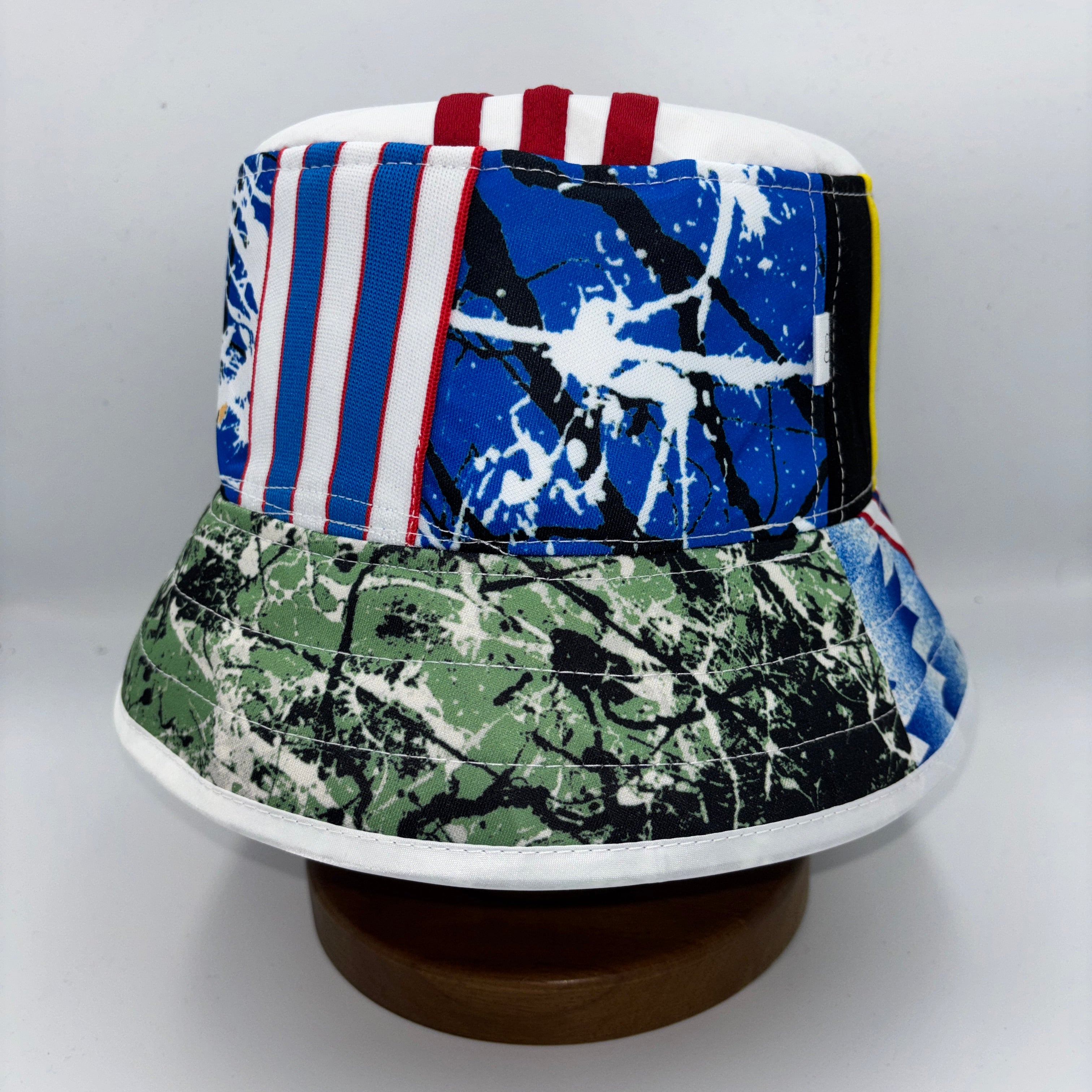 Manchester United bucket hat (adult 62-63 cm) - handmade from replica kits