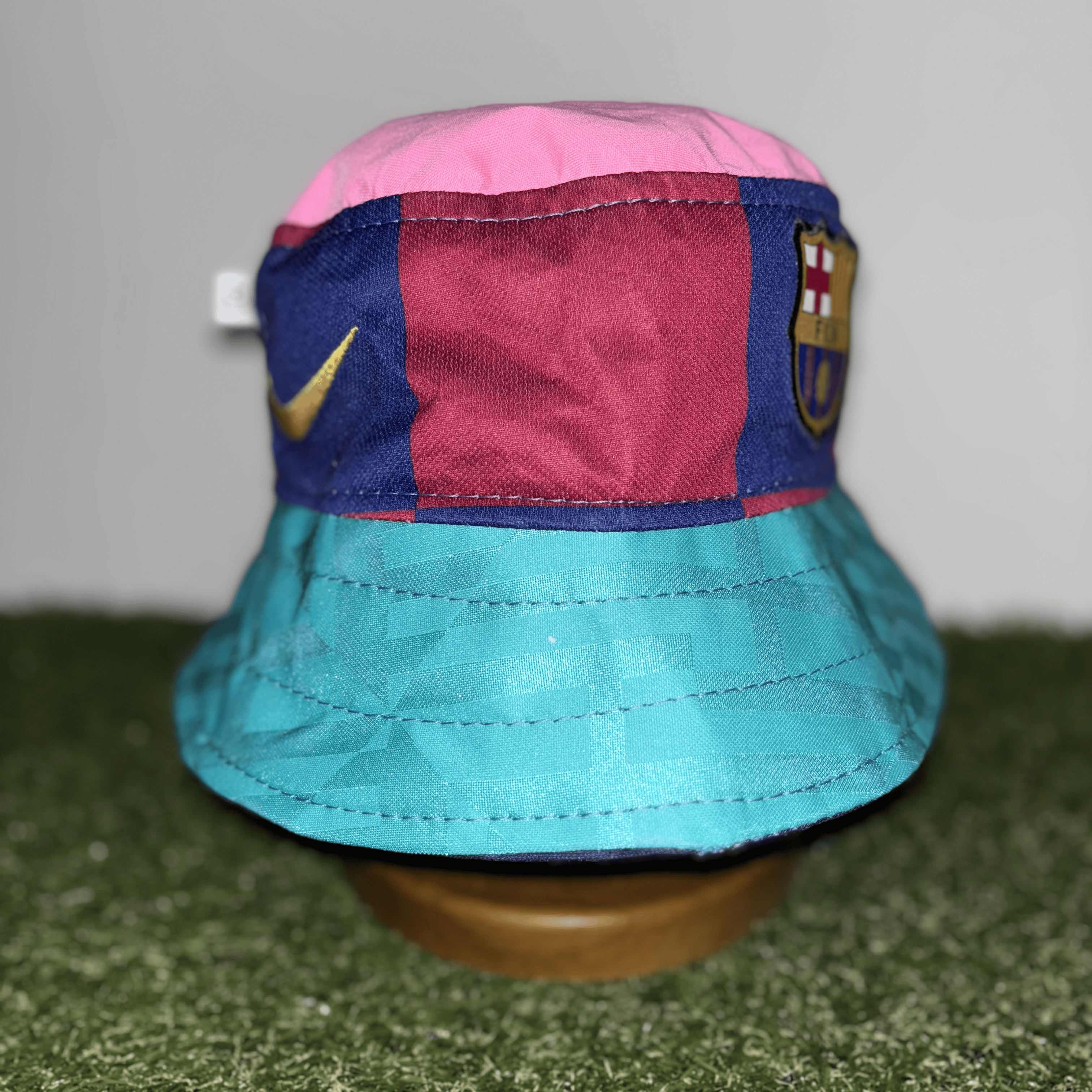 Barcelona bucket hat (adult 61-62 cm) - handmade from original shirts